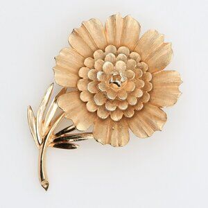 Vintage Crown Trifari Rare Flower For Every Month Gold Tone Cosmos Brooch 1960s